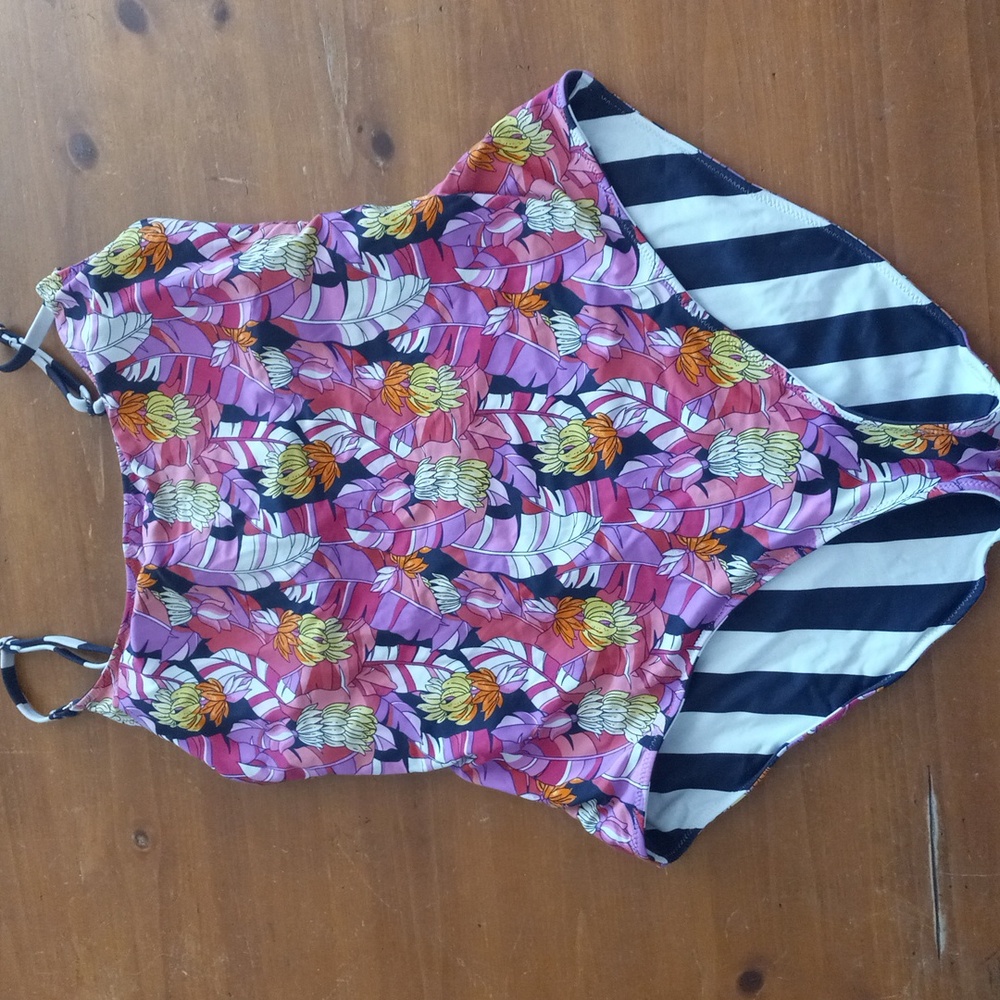 Reversible Tommy Bahama Striped/Tropical Banana Womans One-Piece 14 (XL)